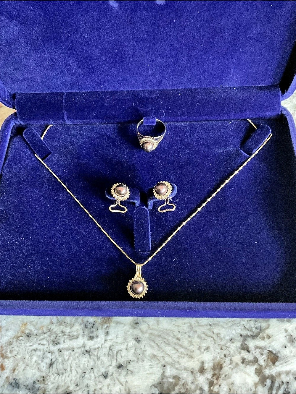 14k Gold, diamond & pearl Jewelry Set in Presentation Box